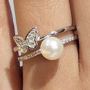 925 Sterling Silver Adjustable Ring With‎ White Freshwater Pearl And Butterfly